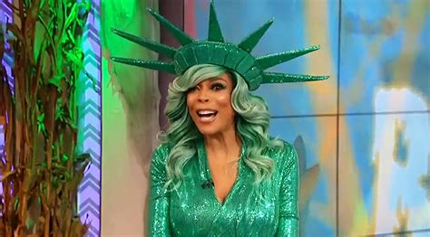 Wendy Williams Faints During A Live Tv Broadcast Due To Overheating
