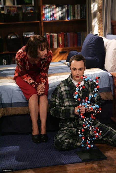 Sheldon Showing His Mom His Dna Model Of What He Thinks A Silicone Based Life Form Would Look