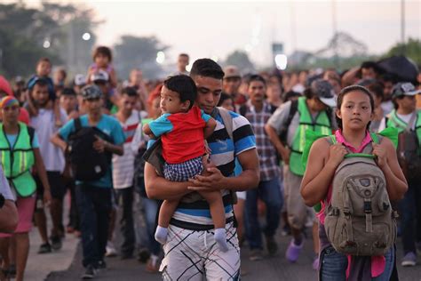 Migrant caravan: Trump considers a new travel ban - Vox