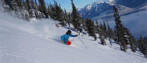 Hit The Slopes At These 5 Breathtaking Ski Resorts In Canada Ski