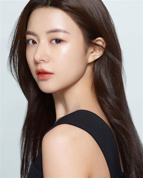 Chuẩn mực thẩm mỹ mới gọi tên Go Yoon Jung Nữ nhân có gương mặt với tỉ