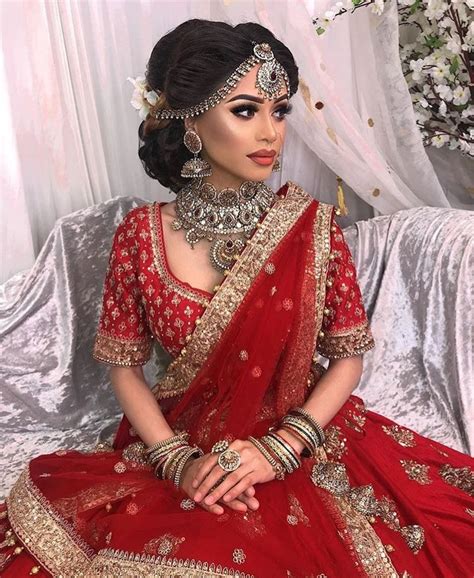Most pakistani bridal makeup looks i have come across have been breathtaking. Pakistani bridal makeup image by T. on Baraat Looks ...
