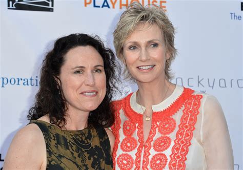Jane Lynch And Wife Finalize Divorce Cbs News