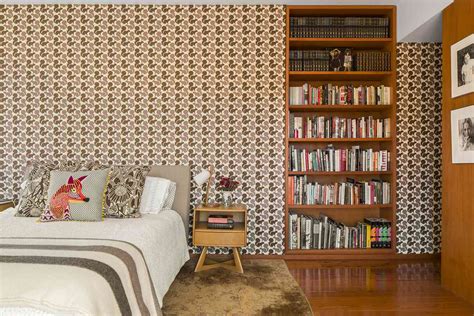 30 Beautiful Wallpapered Bedrooms