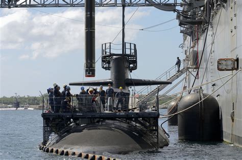 Submarine Tender Uss Frank Cable Polaris Point Guam Nov Flickr