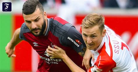 Fc N Rnberg Besiegt Jahn Regensburg In Liga Mit