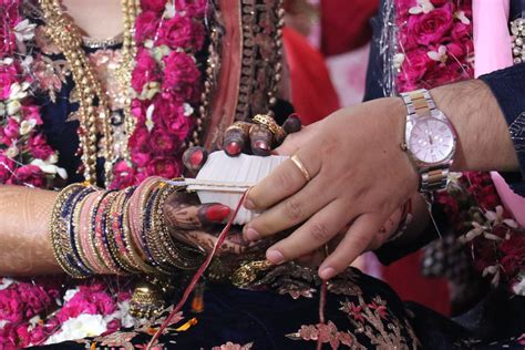 Indian Wedding Couples Hand Pixahive