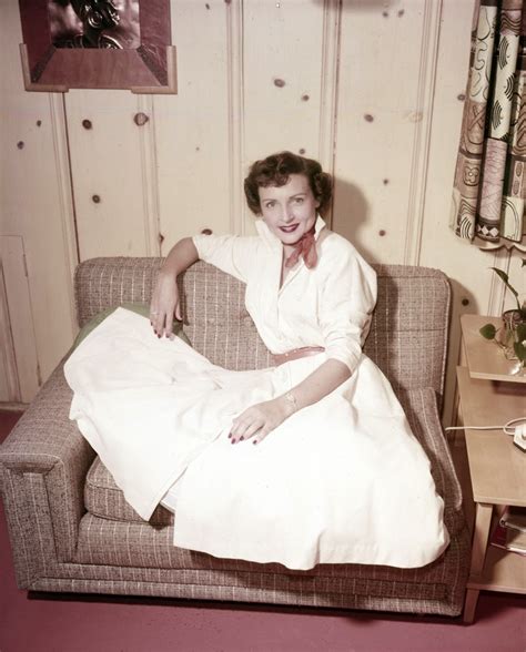 35 Rare And Fabulous Vintage Photos Of A Young Betty White