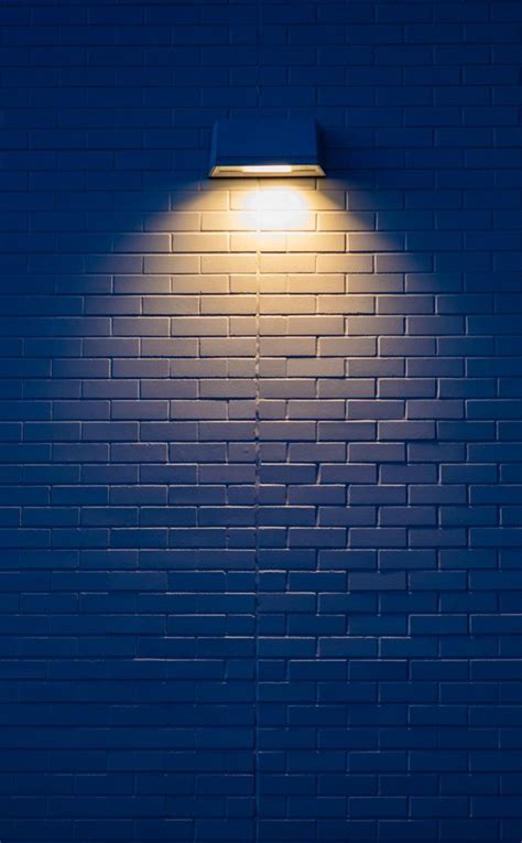 Download beautiful, curated free backgrounds on unsplash. Download 950x1534 wallpaper White wall, yellow lamp ...