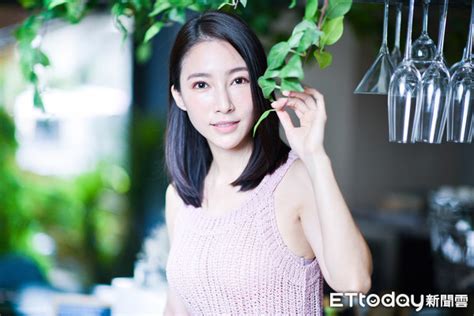 Käyttäjän 国产刺激换妻 (@guochanhunqi) viimeisimmät twiitit. 專訪／家慘被查封…一開衣櫃佈滿蛆!《大時代》張家瑋12歲住醫院「照顧截肢媽」 - Love News 新聞快訊