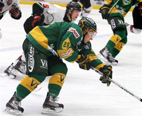 Björklöven revanscherade sig i det heta rivalmatchen hemma mot modo i hockeyallsvenskan. Fotoalbum - Björklöven 2010-2011