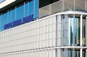 Hypo tirol bank ag has 566 employees at this location and generates $132.00 million in sales (usd). Hypo Vorarlberg Bank als Arbeitgeber: Gehalt, Karriere ...