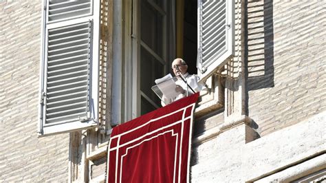 Papa Francisco Se Dirigió A Los Creyentes Desde La Ventana Del Palacio