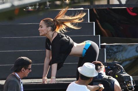 Jennifer Lopez Goes Crazy Twerking Her Famous Booty During Miami