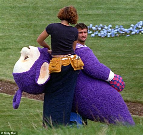 Tinky Winky Actor Simon Shelton Barnes Dies Aged 52 Daily Mail Online