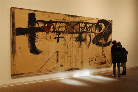 Aún así, decidió mostrar el cuerpo en todo su esplendor. TAR : El fons documental de Tàpies, a l'abast dels ...