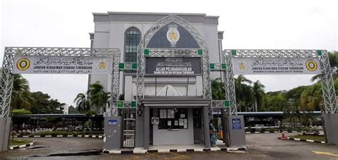 Bangunan mahkamah syariah kuala terengganu dan mahkamah rendah syariah daerah hulu terengganu ditutup selama dua hari bagi proses disinfeksi dan nyah kuman. Covid-19 : Dua mahkamah syariah, 15 taska Terengganu ...