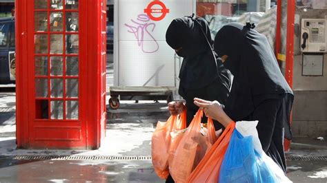 How Much Of A Problem Is Speaking English For Some Muslim Women BBC News