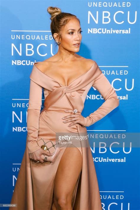 Jennifer Lopez Attends The 2017 Nbcuniversal Upfront At Radio City Music Hall On May 15 2017 In