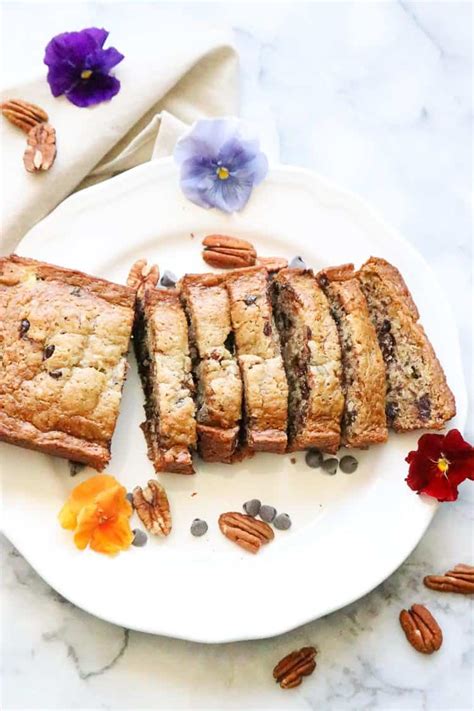 It is easy to make and requires only 25 minutes of prep time with a cook time of 50 minutes. The Best Chocolate Chip Vegan Banana Bread - Vegan Blueberry