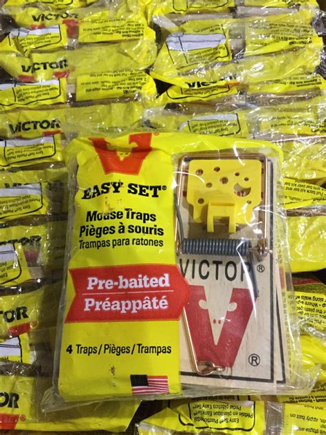 Case Of Victor Easy Set Pre Baited Mouse Traps A D Auction Depot Inc