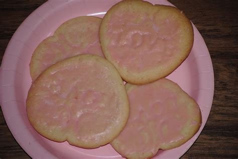 Combine butter, 1/2 cup brown sugar and 1 tablespoon of white. Mommie Joys: Review - Pillsbury Sugar Cookie Dough