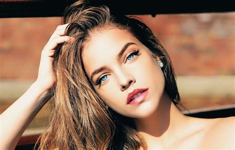 Free Download Wallpaper Girl Brown Hair Photo Blue Eyes Model Lips