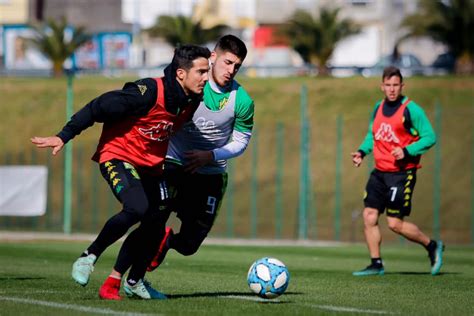 Πολύ σημαντικό παιγνίδι σήμερα στο τσίρειο μεταξύ αελ και πάφου. Πρόταση της ΑΕΛ για Μπερτόλιο!(pics) | Lamia Sports