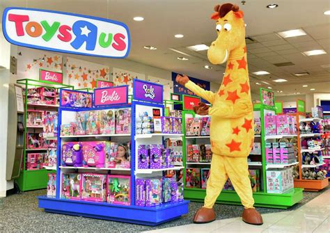 Toys ‘r Us Pop Up Stores Open In Ct For Holiday Shopping