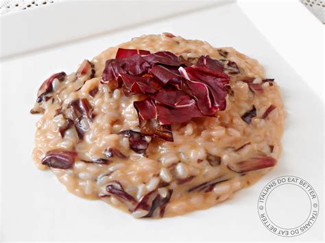 Infine, nel risotto con radicchio si trova anche il taleggio, formaggio tipico bergamasco. RISOTTO AL RADICCHIO E TALEGGIO - ITALIANS DO EAT BETTER