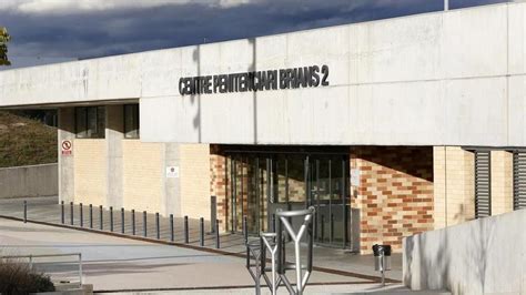Confinan Una Prisión En Cataluña Para Contener Un Brote De Coronavirus