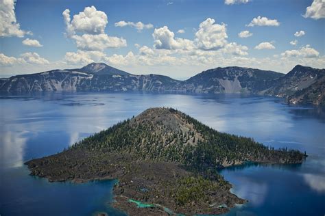 Oregons Crater Lake National Park Robbed Of Thousands Of