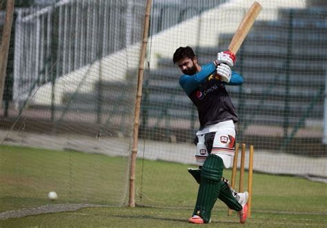 Balvin — otra noche sin ti (2021) Pakistani Cricketer Ahmed Shehzad Thrashes Fan Who Just ...