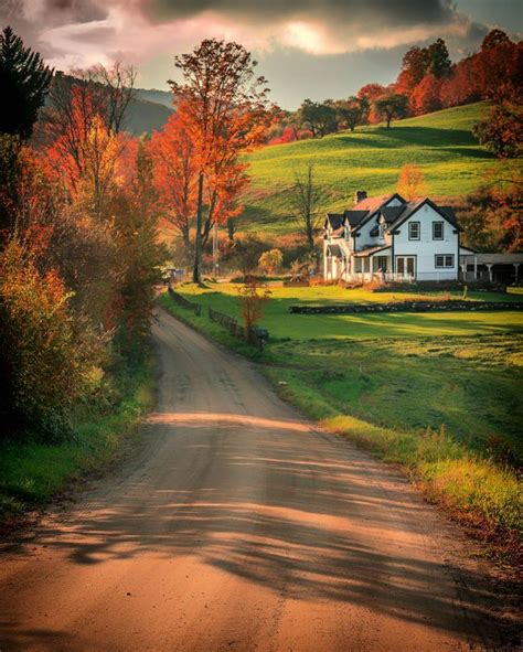 🇺🇸 Sunnybrook Farm On A Country Road In The Fall Woodstock Vermont