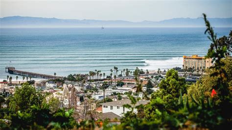 Ventura California Sunny Beach Town With A Great Pier And Downtown