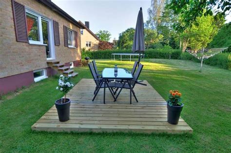 Easy And Inexpensive Floating Deck Ideas For Your Backyard