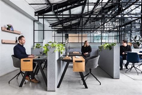 An Art Deco Warehouse In Melbourne Is Converted Into A Shared Office