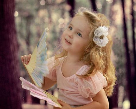 Kids Girl Wallpapers Top Free Kids Girl Backgrounds Wallpaperaccess