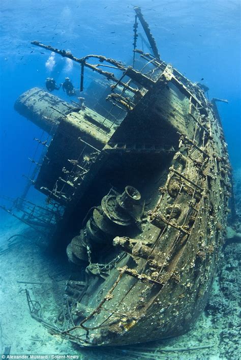 Amazing Shipwrecks Found On Sea Bed By Intrepid British Photographer Daily Mail Online