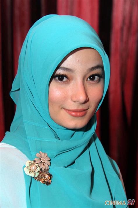 Seperti menghina orang lain atau merasa lebih berjasa dari pada orang lain. SUBHANALLAH !!! INILAH 12 FOTO-FOTO TERAKHIR ASMIRANDAH ...