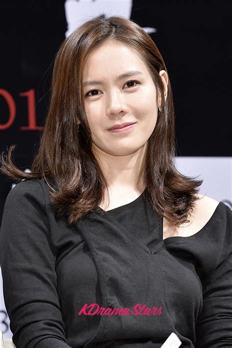 There were also reports said that the two are meeting son yejin's parents, talking about their serious relationship. Son Ye Jin Attends Movie 'Accomplice' Press Conference Sep 26 : Photos : KDramaStars