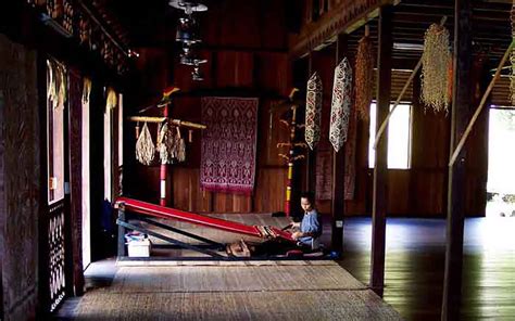 True journey to rumah panjang in sarawak. Kampung Budaya Sarawak: Destinasi Mengagumkan di Kuching