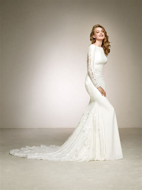 15 Striking Wedding Gowns From Spanish Bridal Designers Weddingsonline