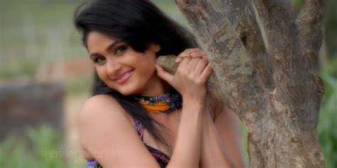 Biyanka Desai Hot Images Tirugubotu Movie ~ Actress Sexy Photos Movie Stills Image Gallery