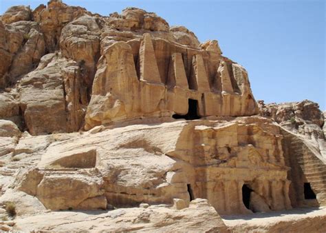 „óriási feladatot jelent természetesen, az elején akadtak gondjaim, főleg a csapat mozgatása terén. Caves of Petra Jordan | Ammán Petra | Petra jordania ...
