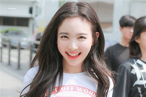 These 20 Photos Of Twice S Nayeon And Her Bunny Teeth Will Make You Squeal Koreaboo