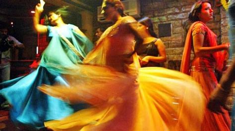 Supreme Court Allows Mumbai Dance Bars To Reopen No Cash Showers Allowed India Today
