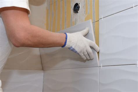 Sie lieben fliesen, haben aber selbst wenig handwerkliches talent? Fliesensanierung im Badezimmer