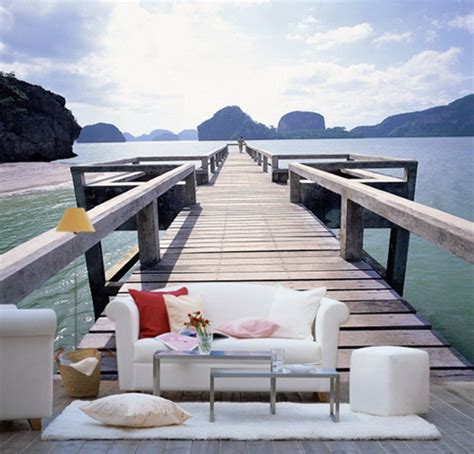 Drawing room (plural drawing rooms). Beach View in Drawing Room | Designer walls and floors