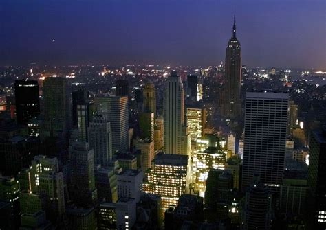 Pictures Of New York Citys 2003 Blackout — Quartz
